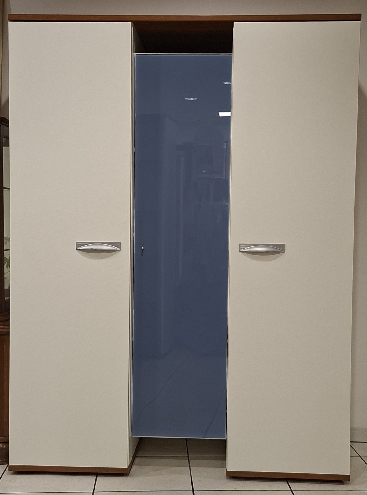 Kleiderschrank - groß